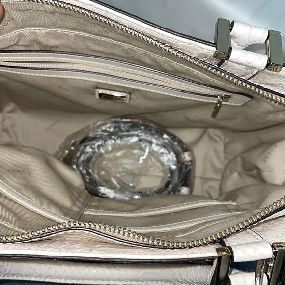 GUESS NISSANA SATCHEL TOTE BAG FTL-06-030 - Picture 9 of 10